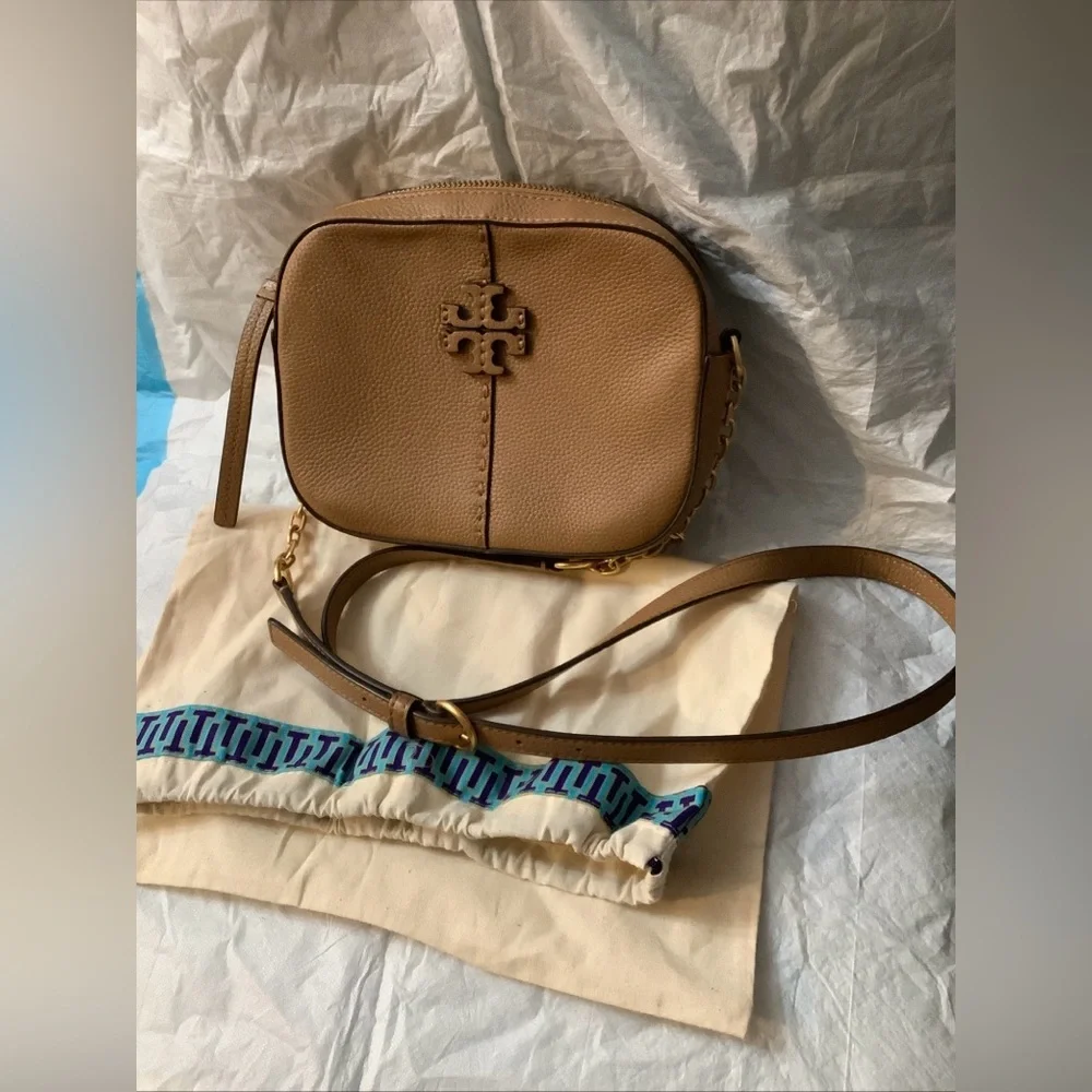 Tory Burch McGraw Camera Bag With Chain Strap And Dustbag Tan-Tiramisu Color​ - Picture 4 of 9